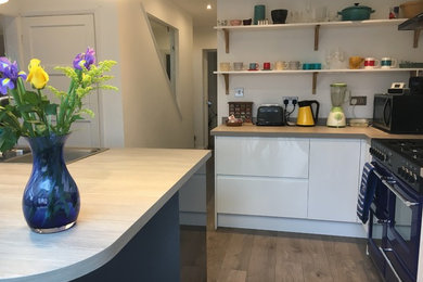 Photo of a modern kitchen in Devon.
