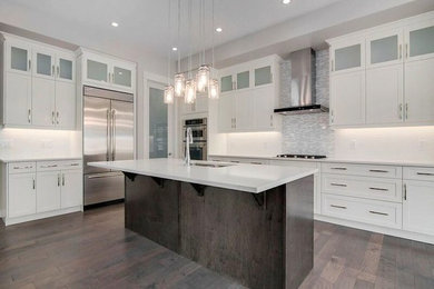 Kitchen - kitchen idea in Calgary