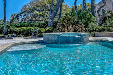 Minimalist pool photo in Atlanta