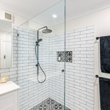 Harmonious Black and White Bathroom Renovation