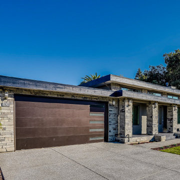Peninsula: Cupertino New Build | John Way Transitional
