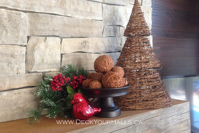 Inspiration for a rustic home design remodel in Toronto