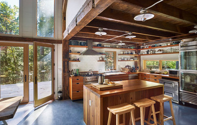 Houzz Tour: New Barn Home Nestles Quietly in the Woods