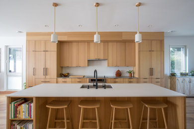 Inspiration for a modern kitchen remodel in Portland