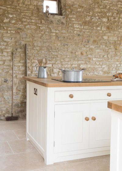 Country Kitchen by Sustainable Kitchens