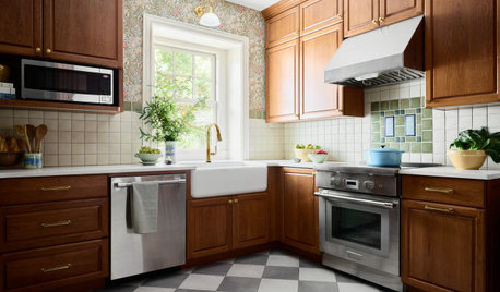 142-Square-Foot Craftsman Kitchen That Maximizes Storage