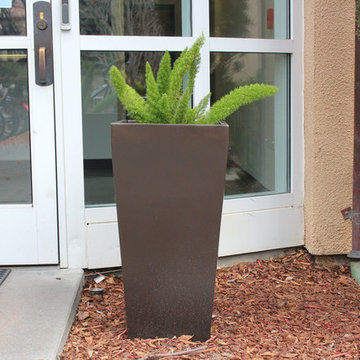 Root and Stock | Windsor Tall Square Planter - Brown