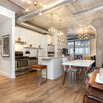 Luxurious Designer Loft In Central King West Location