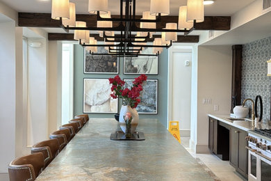 Kitchen - traditional kitchen idea in Phoenix
