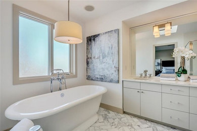 Bathroom - contemporary bathroom idea in Calgary