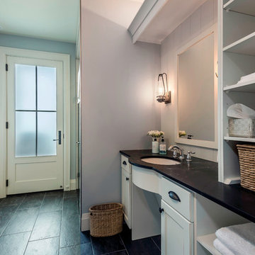 The Heron Gate - Guest Bathroom