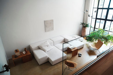 Example of a minimalist living room design in New York