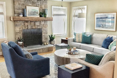 Transitional family room photo in Bridgeport
