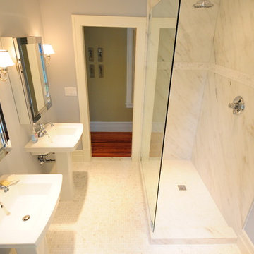 Retro small bathroom