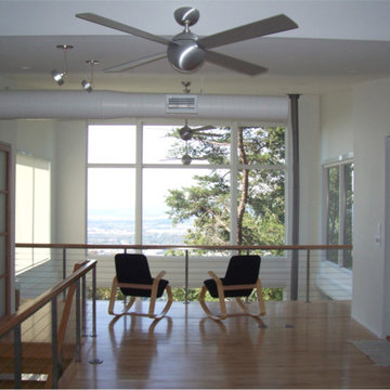 Green Mountain Bluff House: Upper Living Room