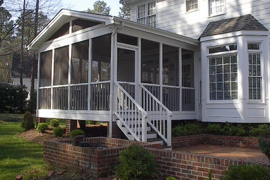 Design ideas for a classic veranda in Wilmington.