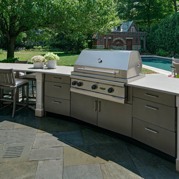 Gourmet Outdoor Kitchen