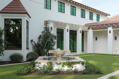 Inspiration for a tropical landscaping in Miami.