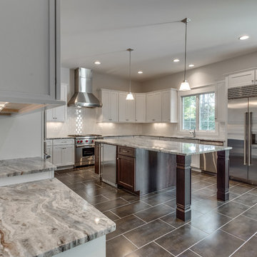 Gorgeous Kitchen w/Ceramic Tile, Upgraded Granite, Undercabinet Lighting