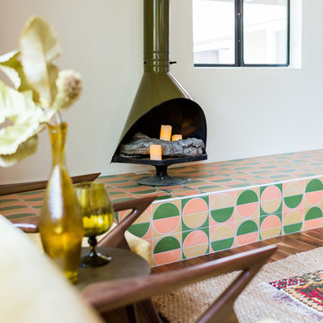 Kitchy Kitchen Cabin: Colorful Fireplace Tiles Platform