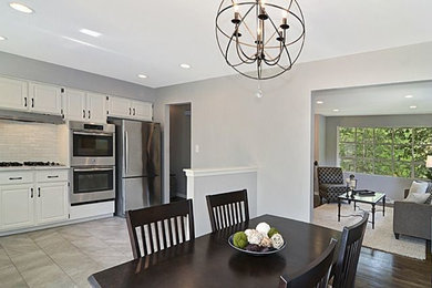 Inspiration for a transitional living room remodel in Chicago