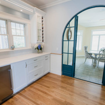 Classic White Kitchen with Timeless Appeal