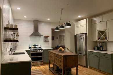 Inspiration for a mid-sized transitional kitchen remodel in Seattle