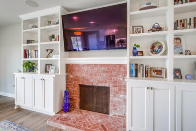 Minimalist living room photo in San Diego