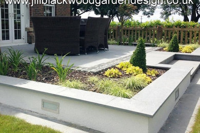 ウィルトシャーにあるトランジショナルスタイルのおしゃれな庭の写真