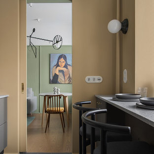 Бутылка кефира пол батона