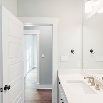 Single-story Ross Chapin Cottage Home
