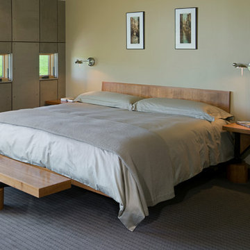 Triangular Platform Bed