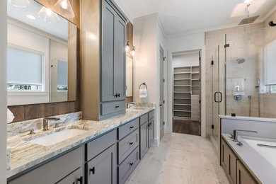Bathroom - bathroom idea in New York
