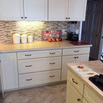 Kabinart Maple Arts & Crafts Kitchen in Ivory