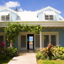 Beachy Keen: 10 Hallmarks of Beach-Chic Style