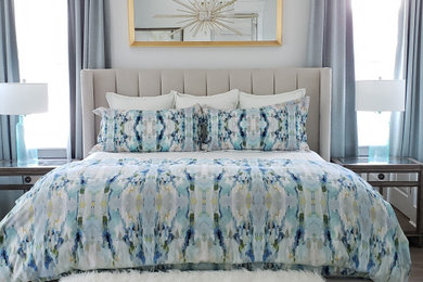 Example of a bedroom design in Miami