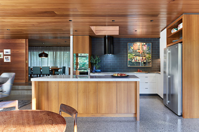 Midcentury Kitchen by Adie Courtney Architect