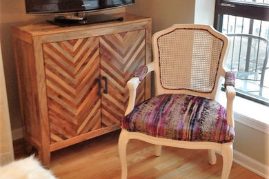 Inspiration for a transitional living room remodel in Chicago