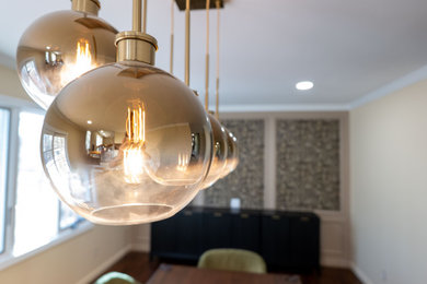 Example of a 1950s dining room design in New York