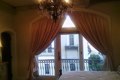 フィラデルフィアにある地中海スタイルのおしゃれな寝室