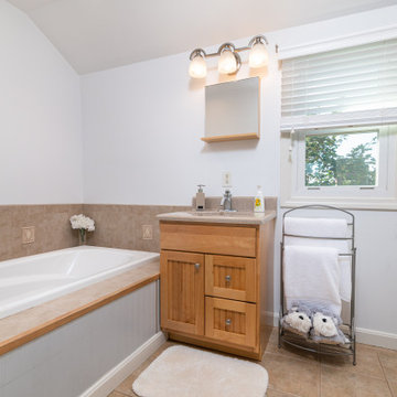 Scituate - Serene Bathroom with slippers!