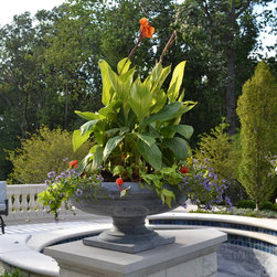Solid Stone Planters and Urns - Garden Statues And Yard Art
