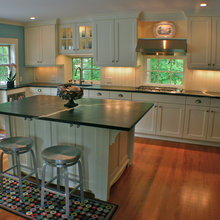 two-tone cabinets