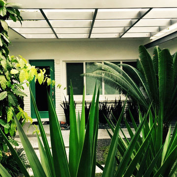 BEACH BUNGALOW GARDEN