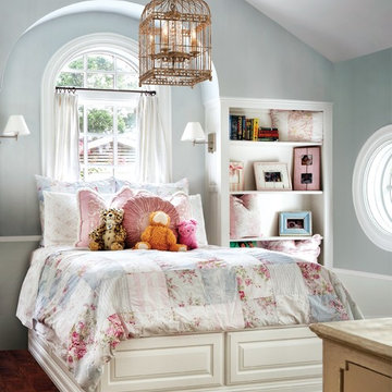 Amelie, Pendant in Child's Bedroom