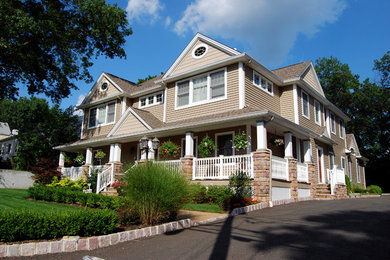 Exterior home idea in New York
