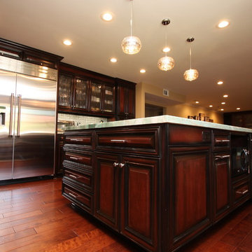 Magnificent 2-tone Cherry Finish Kitchen
