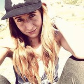 Kenzi Lowrys foto