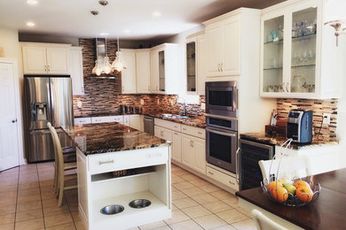 Transitional kitchen photo in Baltimore