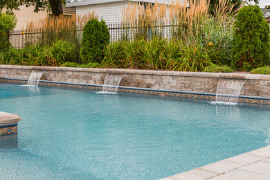 Inspiration for a pool remodel in Montreal